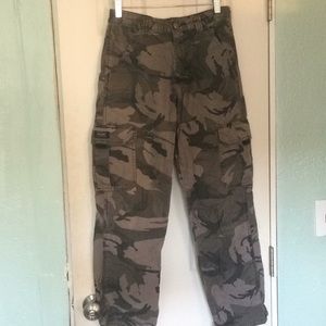Wrangler high rise camo cargo pants